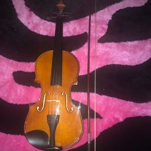 Barely used Violin